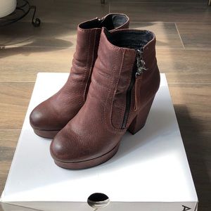 Women’s Zip Bootie